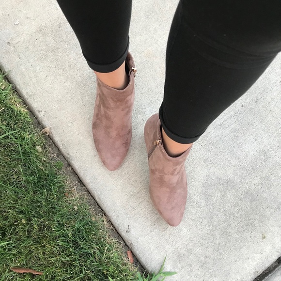 Faux suede taupe ankle booties✨ - Picture 5 of 7